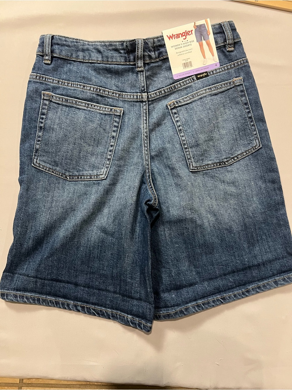 Wrangler Women's Mid-Rise Rolled Hem Jean Bermuda Shorts - Blue Size 4 - Picture 9 of 11